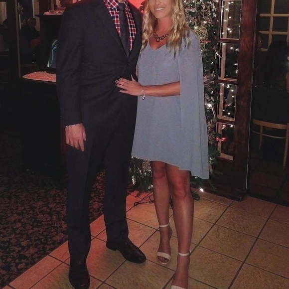 REVAMPED sleeveless mini dress with cape - Picture 6 of 7